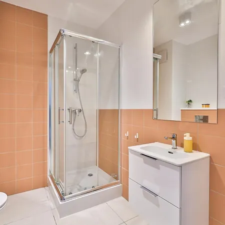 Wiktoryn 6 By Perfect 53 * Varsó